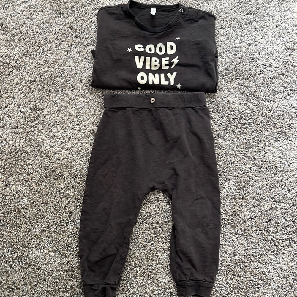 Rylee and cru shirt and pants size 18-24 months.  Great used condition